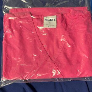 V NECK SCURB  TOP PINK  SIZE S NEW IN BAG